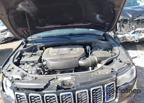 2018 Jeep Grand Cherokee Laredo E 4X4 из США, поврежденный, VIN 1C4RJFAG1JC333553